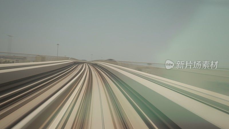 阿联酋迪拜的地铁。FPV POV在快速驱动运动。长曝光延时，延时，延时，迪拜地铁。hyperlapse隧道。模糊运动的无人驾驶地铁。阿联酋未来城市的天际线